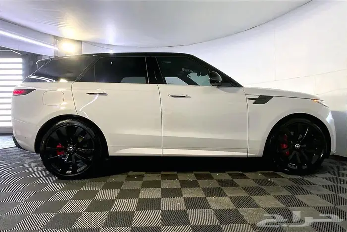 رنج روفر سبورت 2025 شبه جديد بمواصفات عالية 3