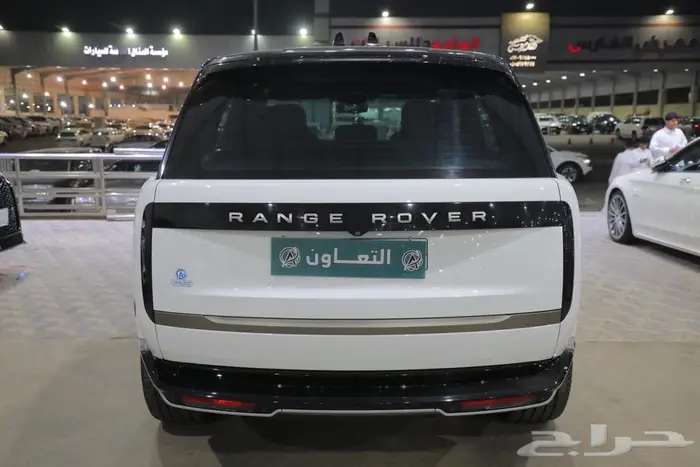 لاندروفر رنج روفر HSE بانوراما جلد ستة سلندر موديل 2024 5