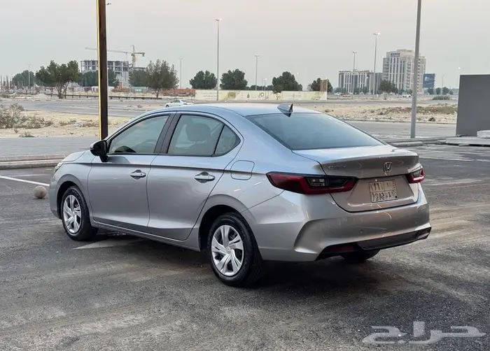 هوندا سيتي موديل 2024 شبه اصفار 3