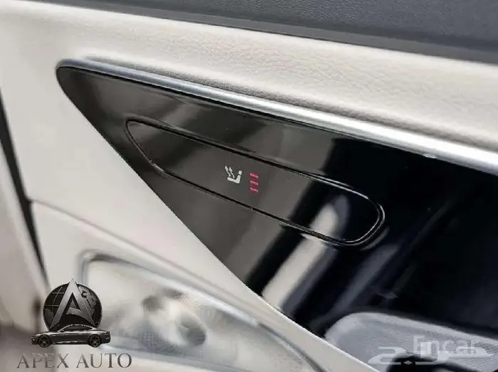 مرسيدس E300 2024 4MATIC كلاسيك عرض مميز 16