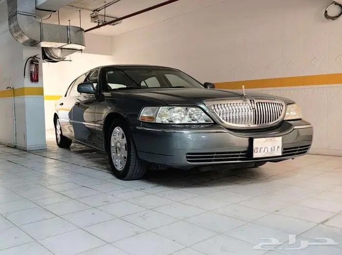 تاون كار لنكون 2005 لارج EXECUTIVE L 0