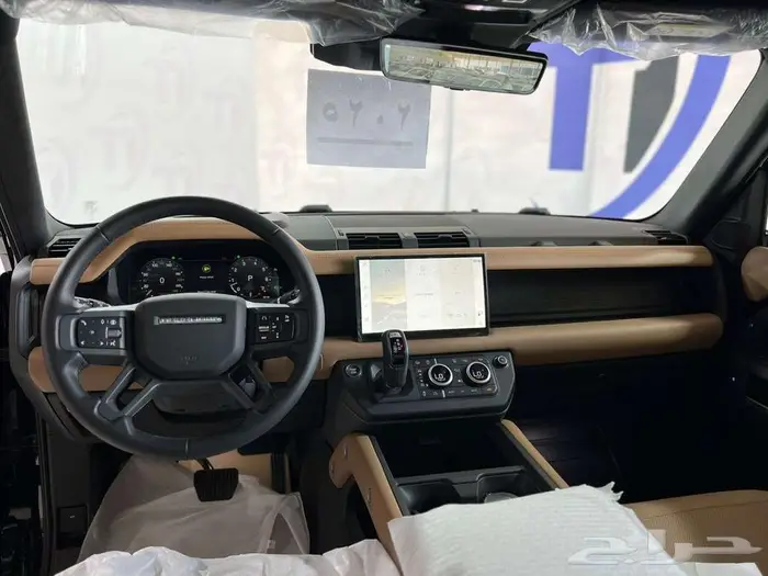 لاندروفر - ديفندر فل كامل خليجي موديل 2025 8