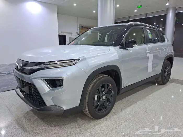 تويوتا اوربان كروزر GLX فل 2026 1