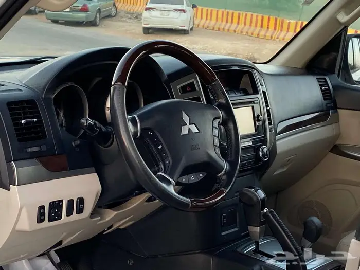 ميتسوبيشي باجيرو فل كامل 2017 13