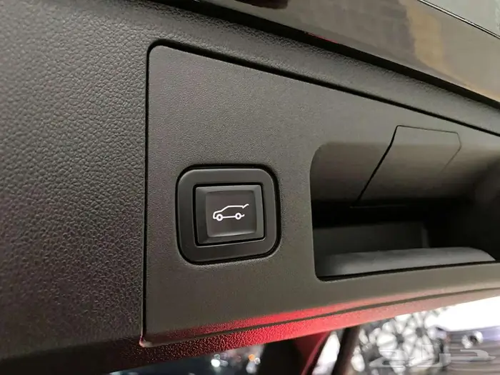 كاديلاك اكس تي 4 موديل 2023 اسود فل سعودي ماشيه 20 الف كم 28