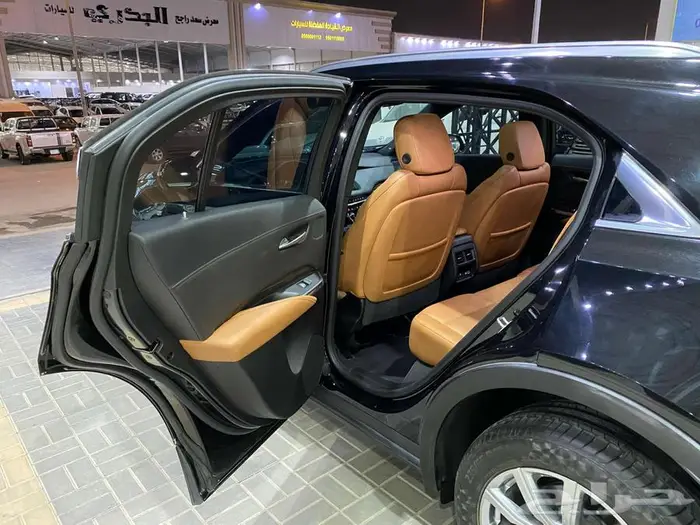 كاديلاك اكس تي 4 موديل 2023 اسود فل سعودي ماشيه 20 الف كم 21