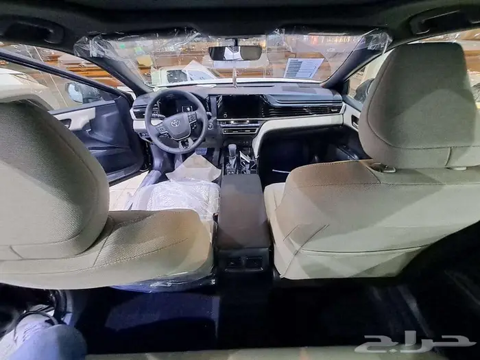 تويوتا كامري LE بنزين 2025 ( متوفر ألوان ) 2