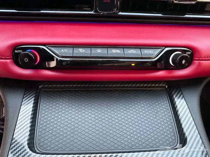 جاك امباو 2025 11