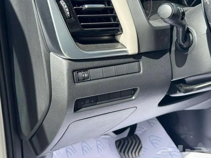 نيسان اكس تريل2026 Sستاندر - 5 راكب (دبل -بدون دبل) 12