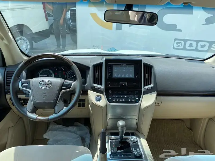 تويوتا لاندكروزر GXR موديل 2021 7