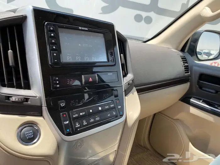 تويوتا لاندكروزر GXR موديل 2021 8