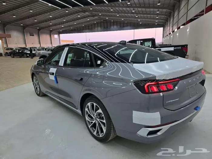 فورد تورس تيتانيوم 2026 8