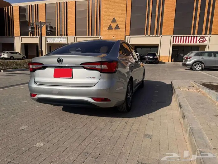 للبيع MG 5 موديل 2023 Luxury (فل كامل) للتنازل مصرف الانماء 3