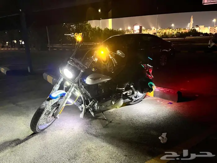 Harley Davidson dyna super glide custom 2010 11