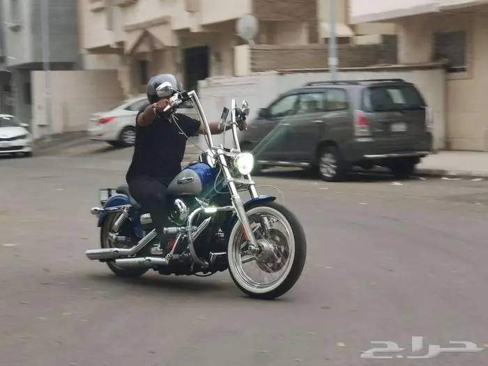 Harley Davidson dyna super glide custom 2010 17