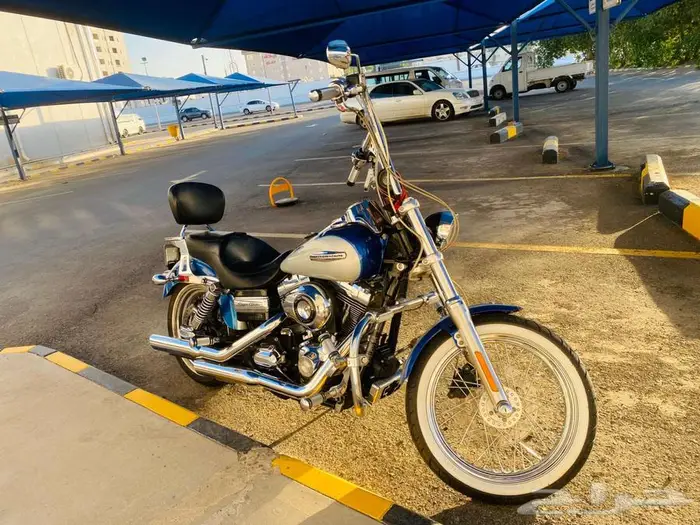 Harley Davidson dyna super glide custom 2010 22