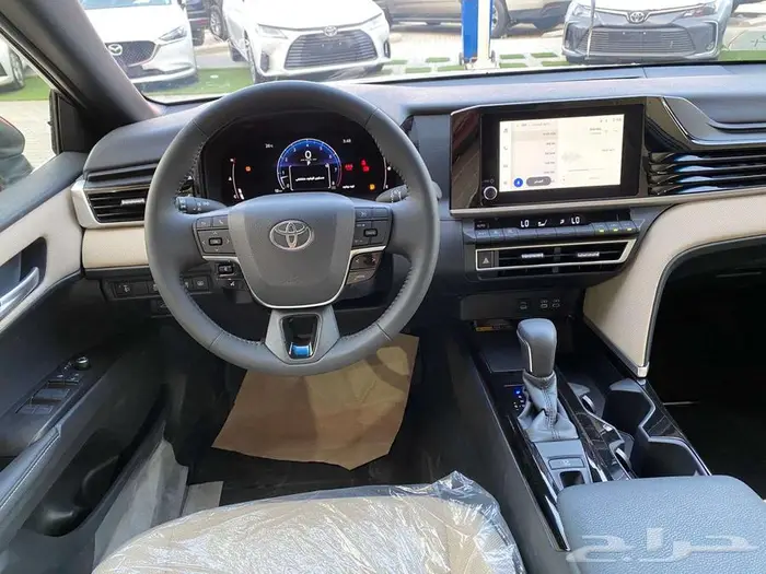 تويوتا كامري (LE) اصفار 2025 4 سلندر 2500 سي سي 11