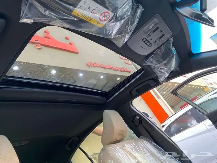 تويوتا كامري (LE) اصفار 2025 4 سلندر 2500 سي سي 19