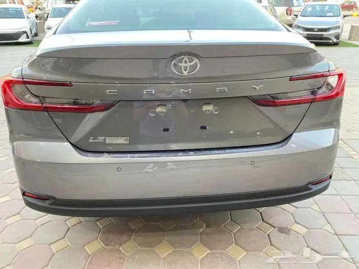تويوتا كامري (LE) اصفار 2025 4 سلندر 2500 سي سي 6