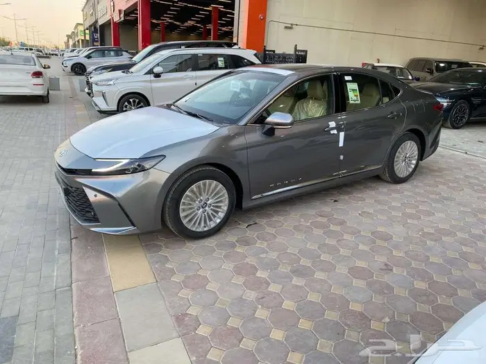 تويوتا كامري (LE) اصفار 2025 4 سلندر 2500 سي سي 4