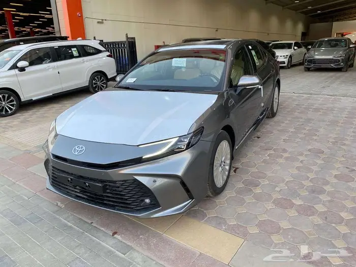 تويوتا كامري (LE) اصفار 2025 4 سلندر 2500 سي سي 2