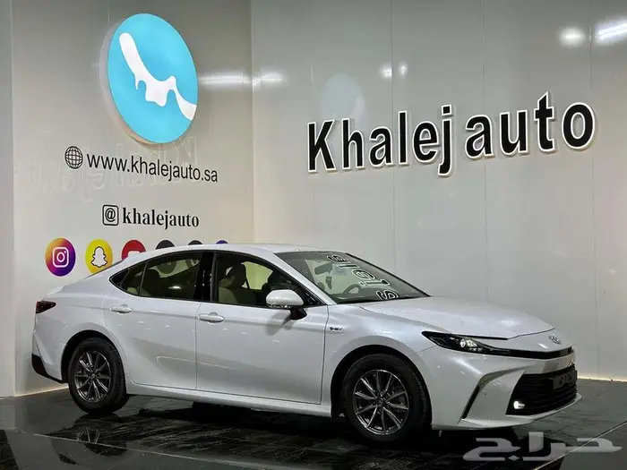 تويوتا كامرى E هايبرد 2025 كاش واقساط ابيض 0