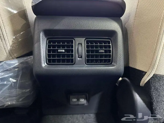 تويوتا كامرى E هايبرد 2025 كاش واقساط ابيض 10