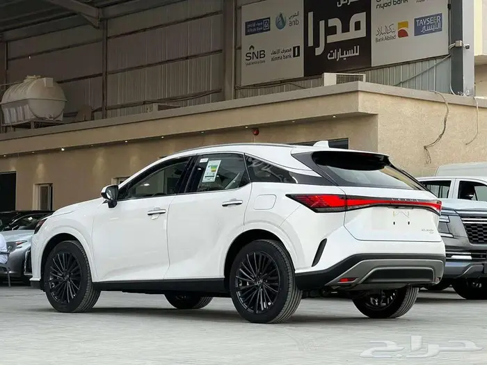 لكزس ار اكس 350 هايبرد 2025 خليجي 4