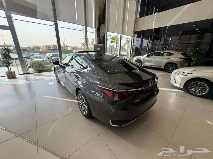 لكزس ES 250 اليجانت 2025 14