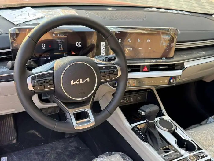 كيا كي 5 نص فل GLS موديل 2026 11
