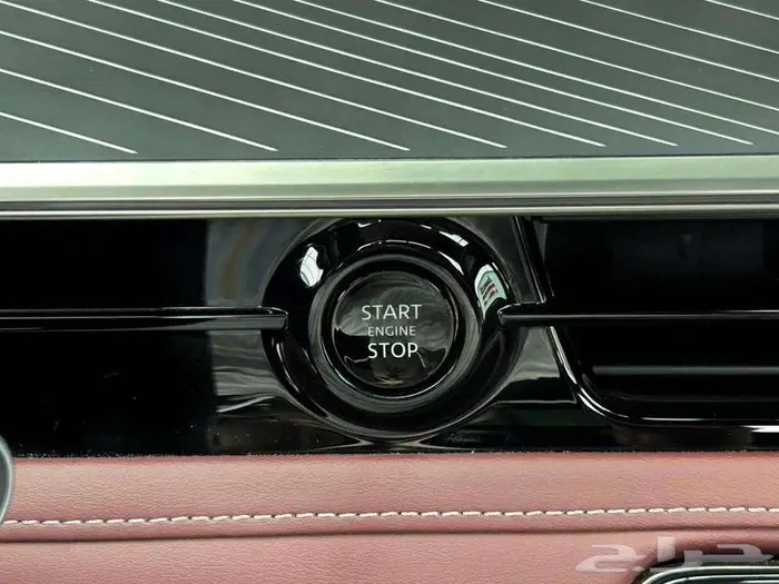 انفينتي QX80 اوتو جراف 2025 قيادة تجمع بين القوة والفخامة 11