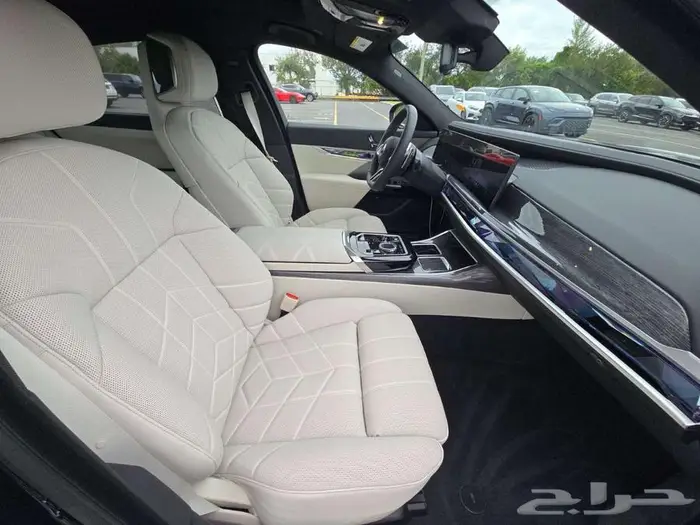 BMW 7 SERIES 760i - 2024 - 760KM 8