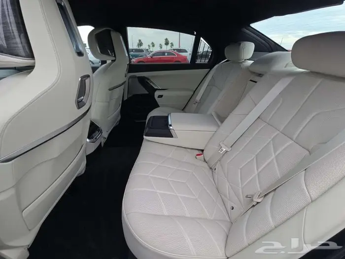 BMW 7 SERIES 760i - 2024 - 760KM 9