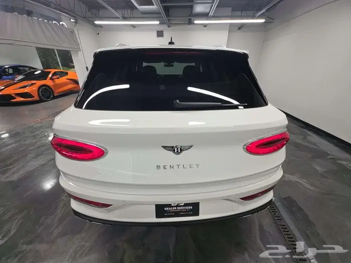 Bentley Bentayga Azure V8 - 2024 - 5.300KM 4