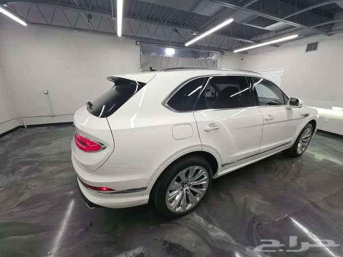 Bentley Bentayga Azure V8 - 2024 - 5.300KM 2
