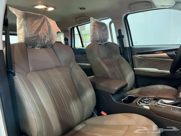 ايسوزو MU-X موديل 2024 فل كامل دبل لدى خالد للسيارات 12