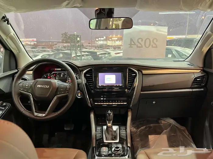 ايسوزو MU-X موديل 2024 فل كامل دبل لدى خالد للسيارات 9