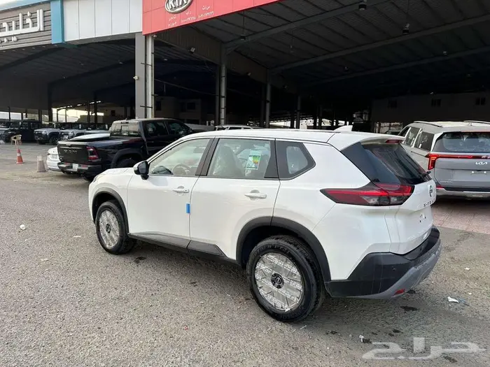 نيسان اكس تريل استاندر 7راكب دفع امامي 2026 اقساط او كاش 10