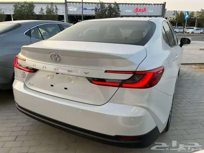 تويوتا كامري LE بنزين 2025 سعودي 8