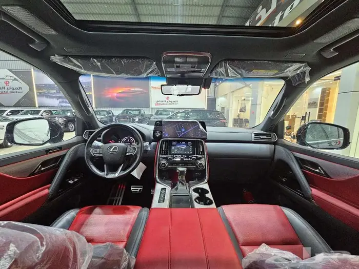 لكزس سبورت LX600 2023 f شبه الجديد 13
