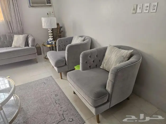 طقم كنب شبه جديد 9 مقاعد من هوم سنتر 1