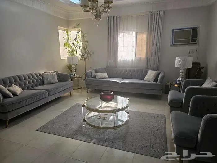 طقم كنب شبه جديد 9 مقاعد من هوم سنتر 4