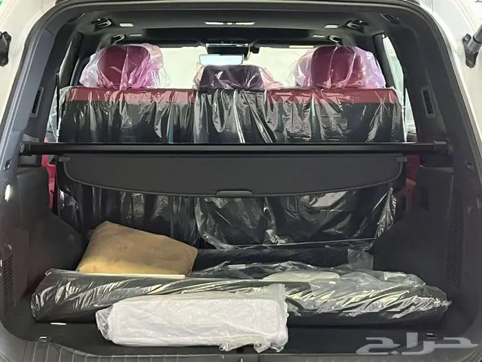 لكزس اف اسبورت 2025 سعودي ابيض داخل احمر 15