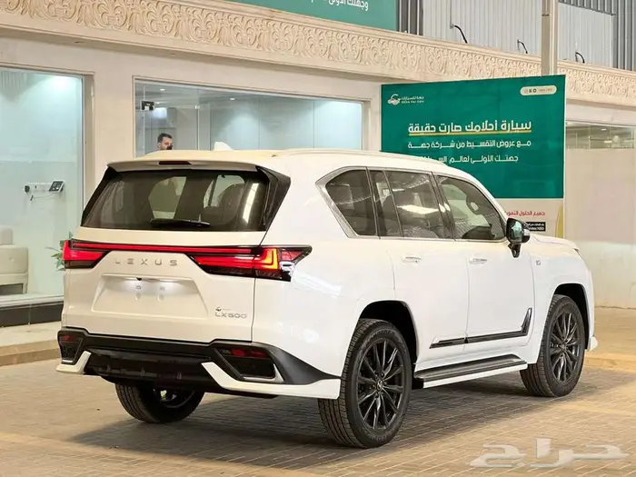 لكزس اف اسبورت 2025 سعودي ابيض داخل احمر 22