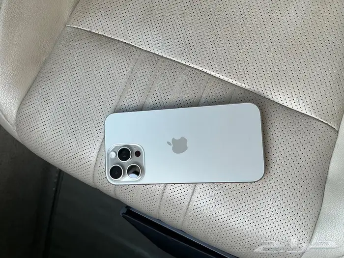 ايفون 16برو ماكس لون تتانيوم طبيعي256 3