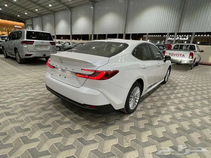 تويوتا كامرى LE بنزين موديل 2025 6