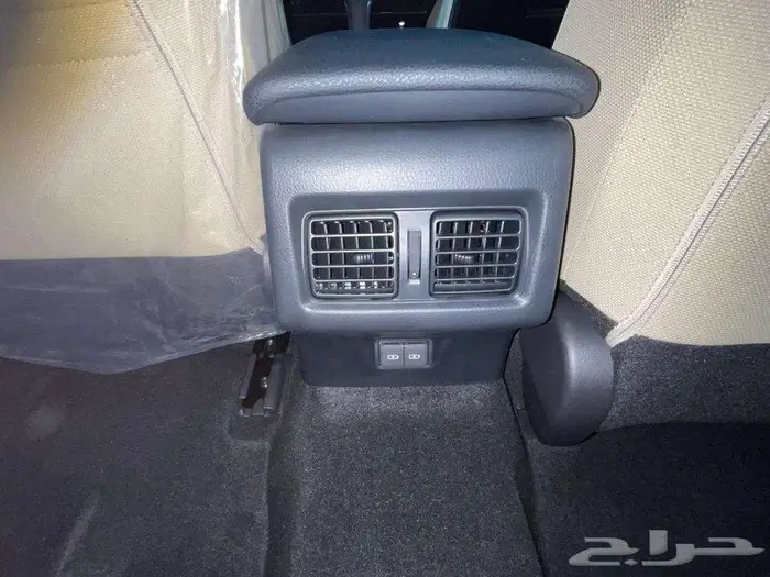 تويوتا كامرى LE بنزين موديل 2025 18