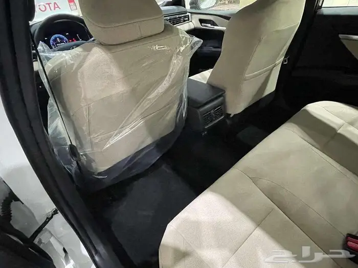 تويوتا كامرى LE بنزين موديل 2025 20