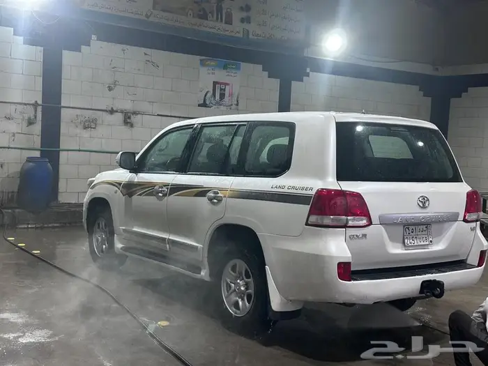 لاندكروزر 2011 نظيف عداد 0