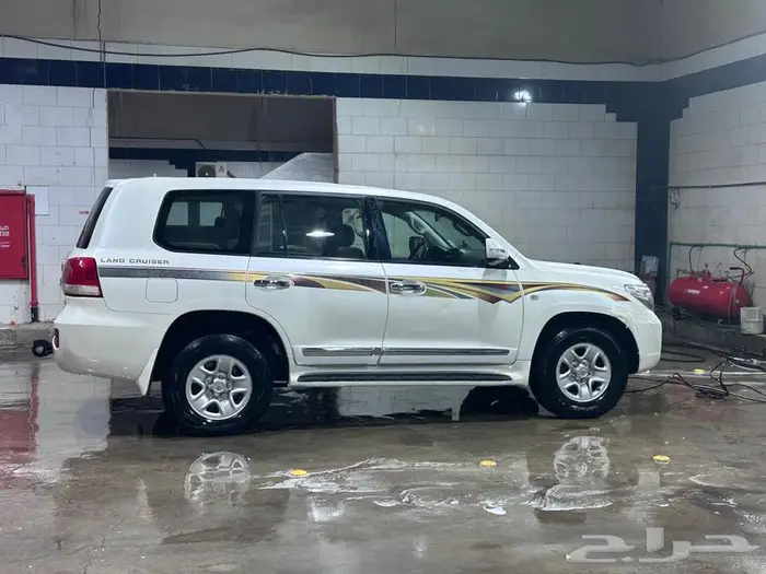 لاندكروزر 2011 نظيف عداد 1